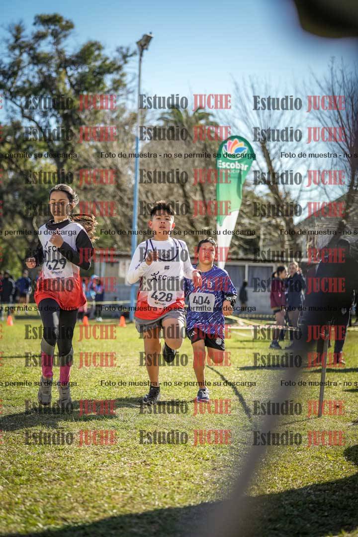 Fotos de la llegada del cross de 1000 m