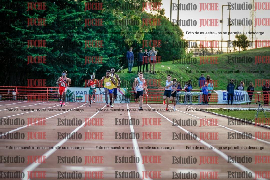 Fotos de las postas 4x100 m de varones - serie 1
