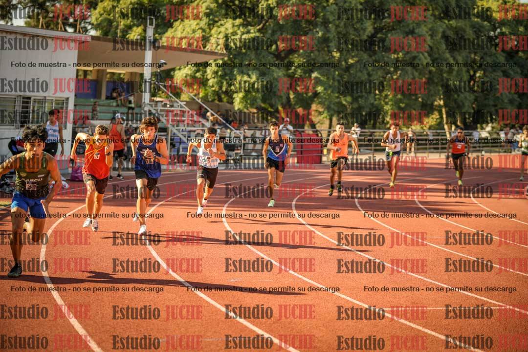 Fotos de los 800 m llanos de varones
