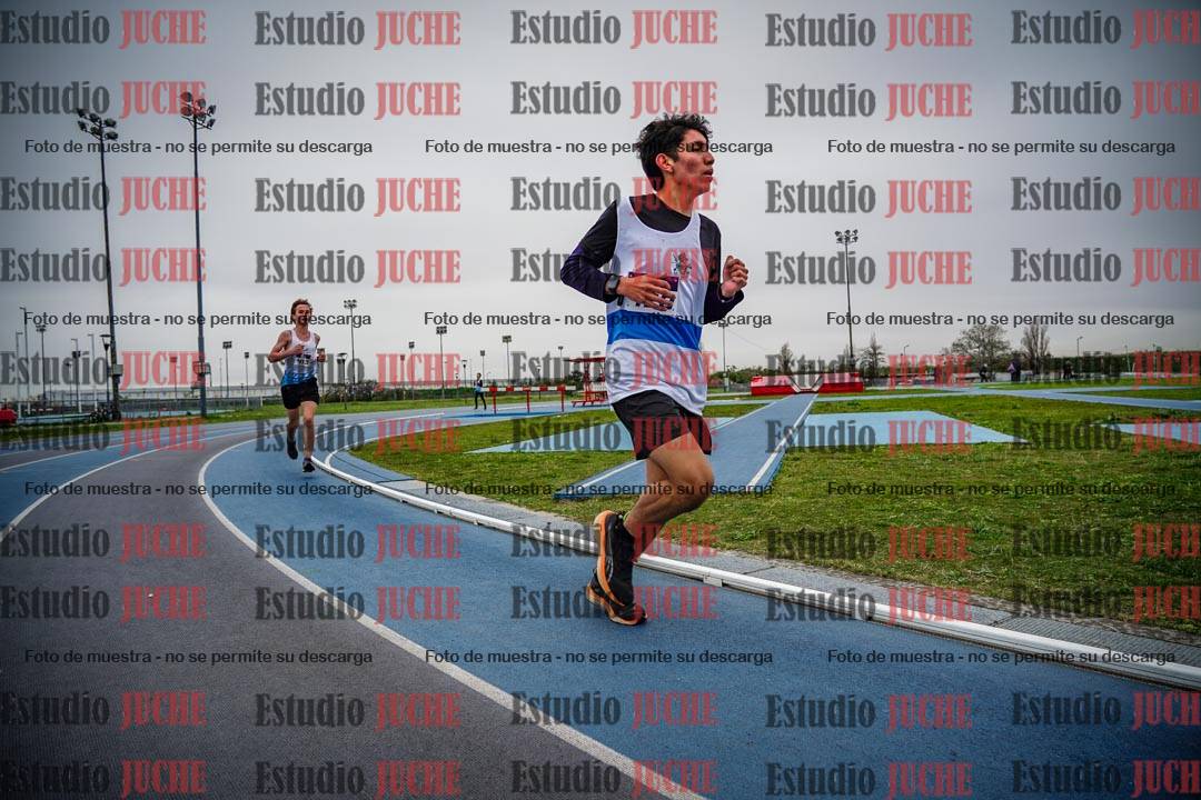 Fotos de los 3000 m llanos de varones - U17 (incluye la marcha atlética)