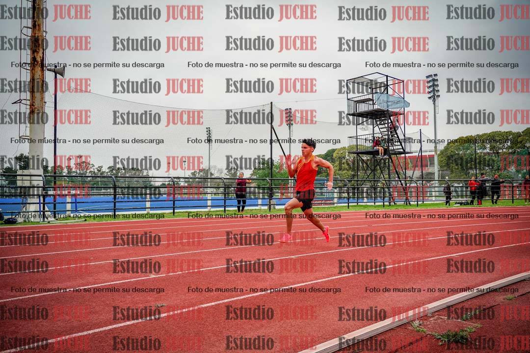Fotos de los 200 m llanos de varones
