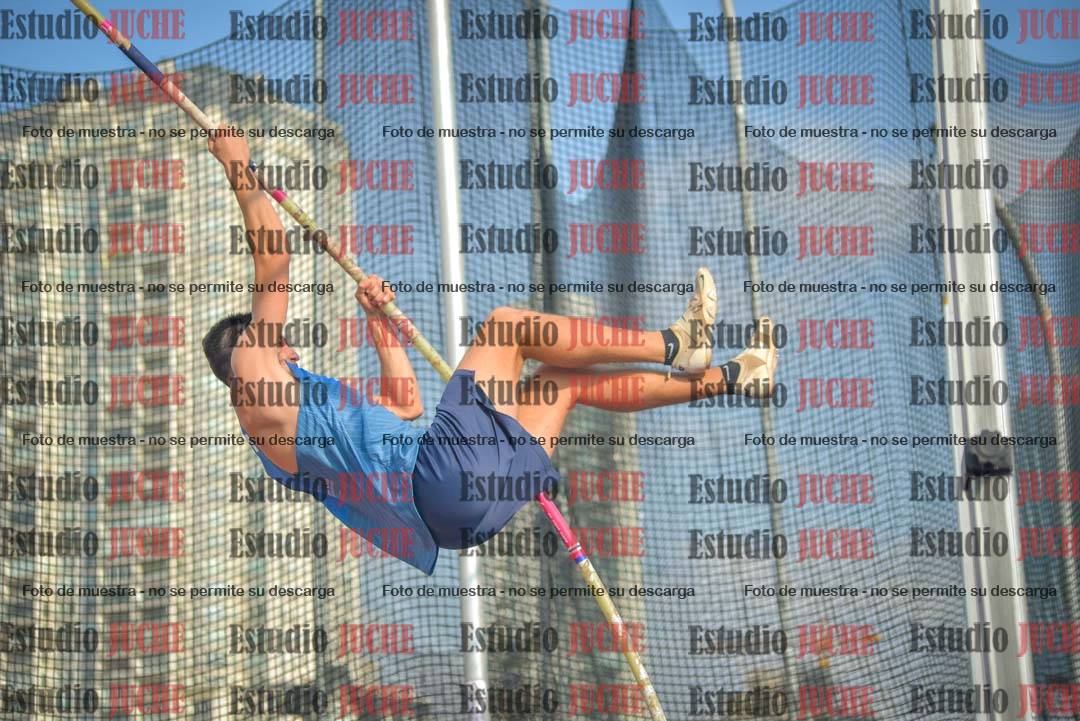 Fotos del salto con garrocha de varones - decatlón 8