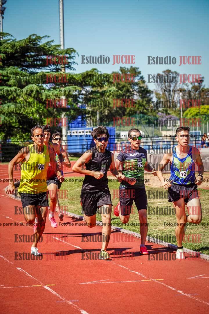 Fotos de los 800 m llanos de varones