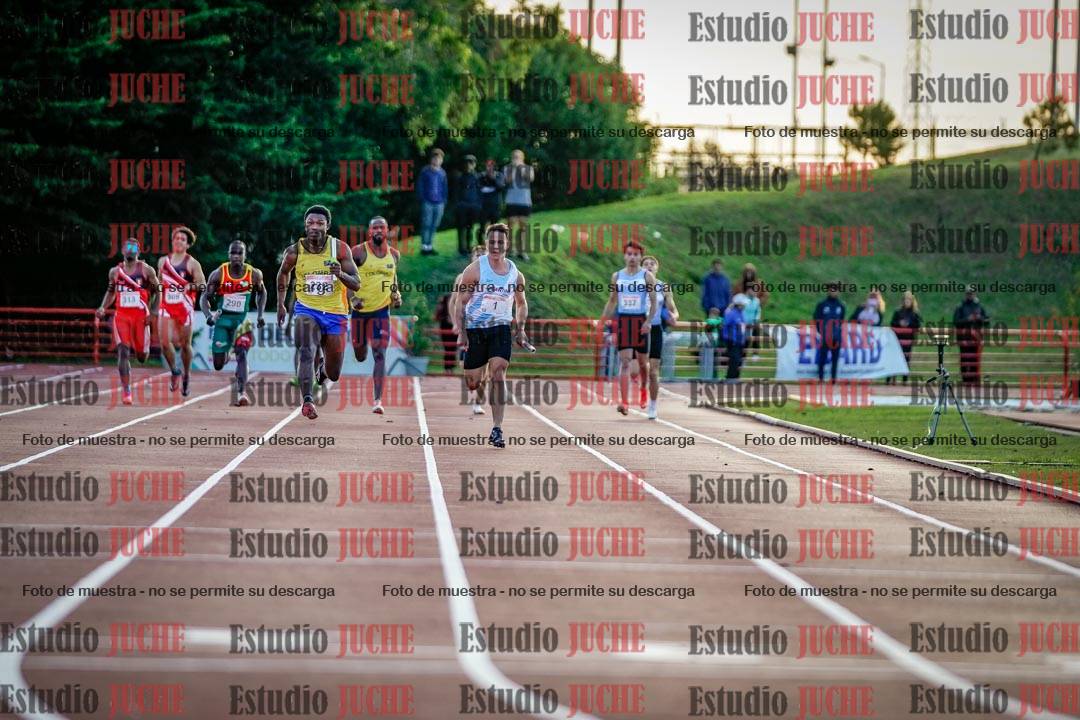 Fotos de las postas 4x100 m de varones - serie 1