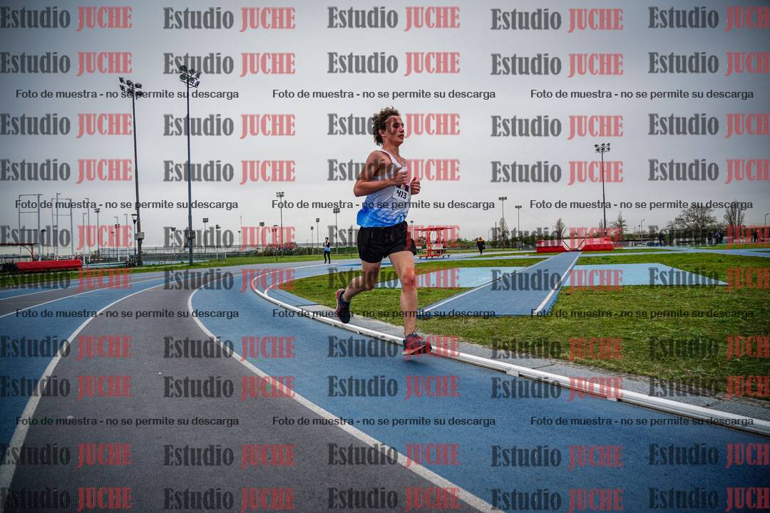 Fotos de los 3000 m llanos de varones - U17 (incluye la marcha atlética)