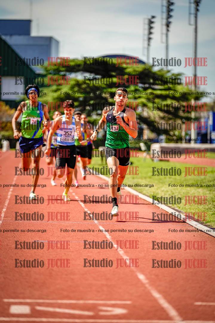 Fotos de los 800 m llanos de varones
