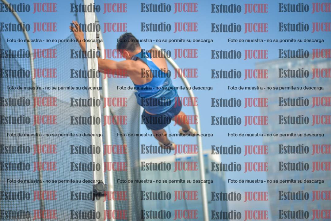 Fotos del salto con garrocha de varones - decatlón 8