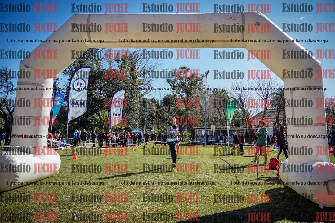 Fotos de la llegada del cross de 1000 m
