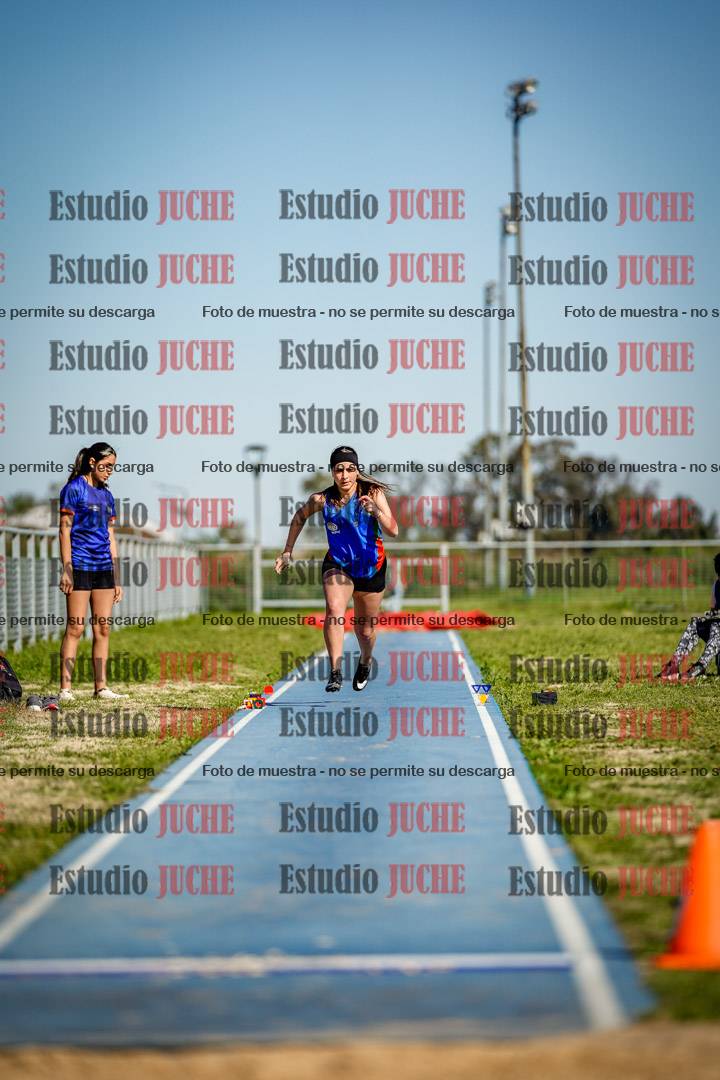 Fotos del salto en largo de mujeres