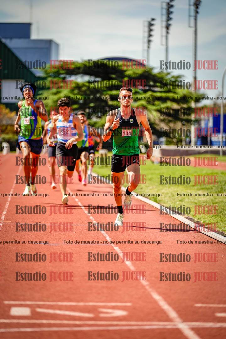 Fotos de los 800 m llanos de varones
