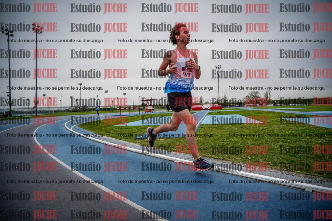 Fotos de los 3000 m llanos de varones - U17 (incluye la marcha atlética)