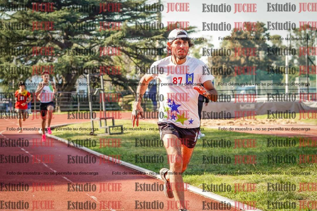 Fotos de los 800 m llanos de varones