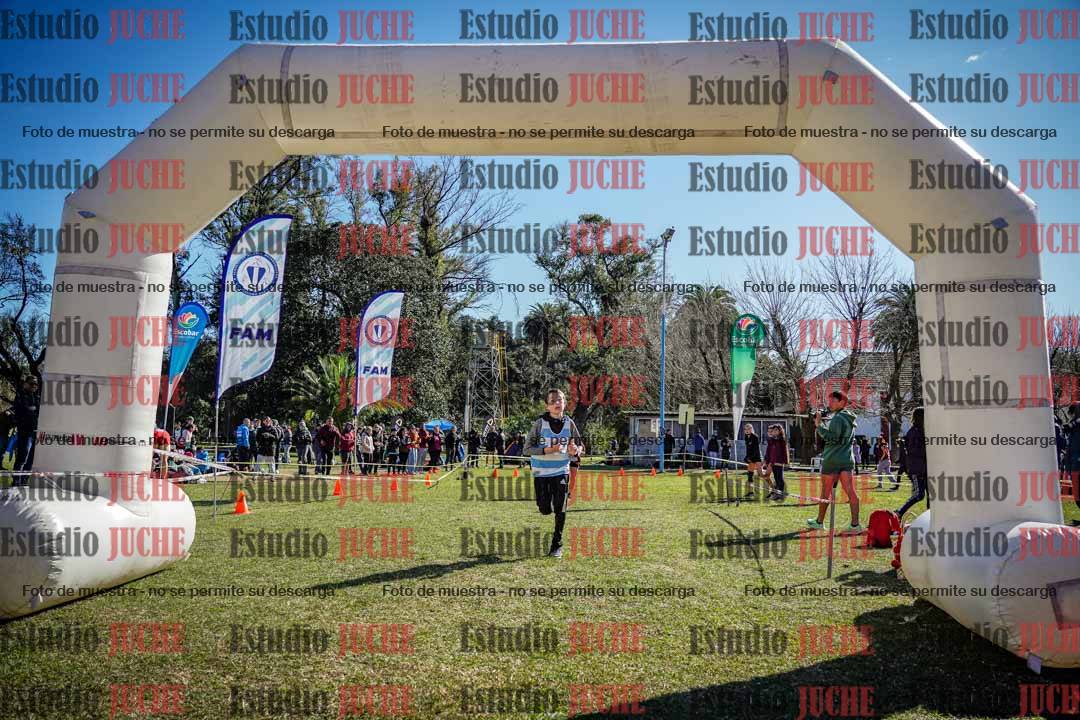 Fotos de la llegada del cross de 1000 m