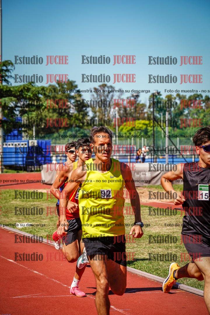 Fotos de los 800 m llanos de varones