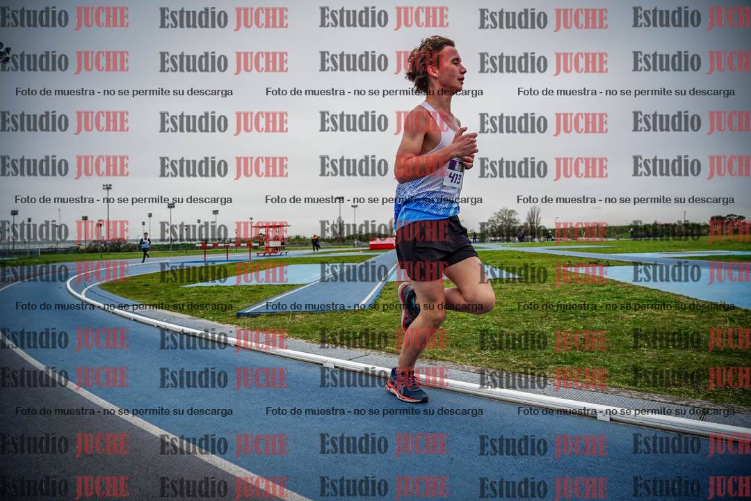 Fotos de los 3000 m llanos de varones - U17 (incluye la marcha atlética)