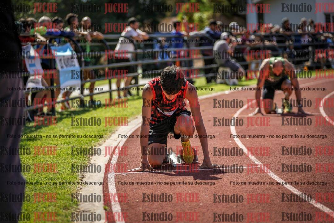 Fotos de los 400 m llanos de varones
