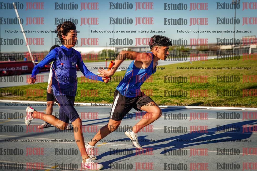 Fotos de las postas 5x80 m de varones