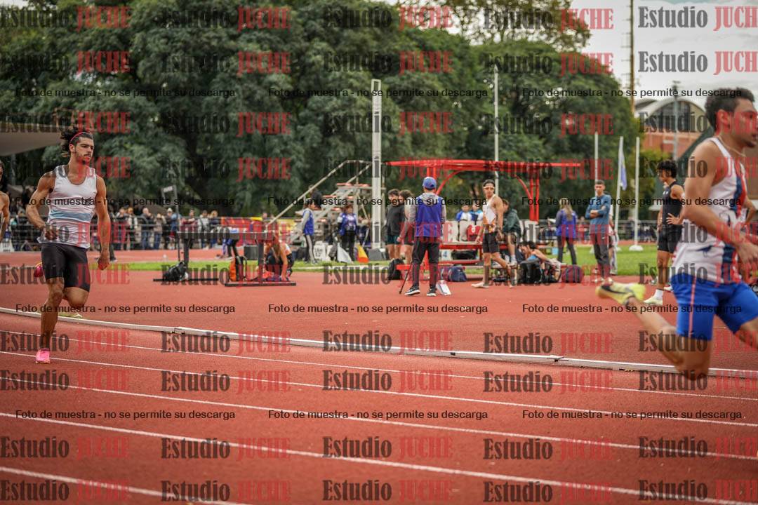 Fotos de los 400 m llanos de varones