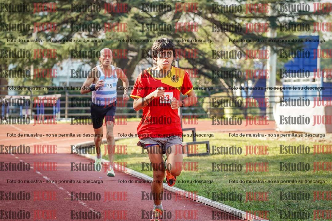 Fotos de los 800 m llanos de varones