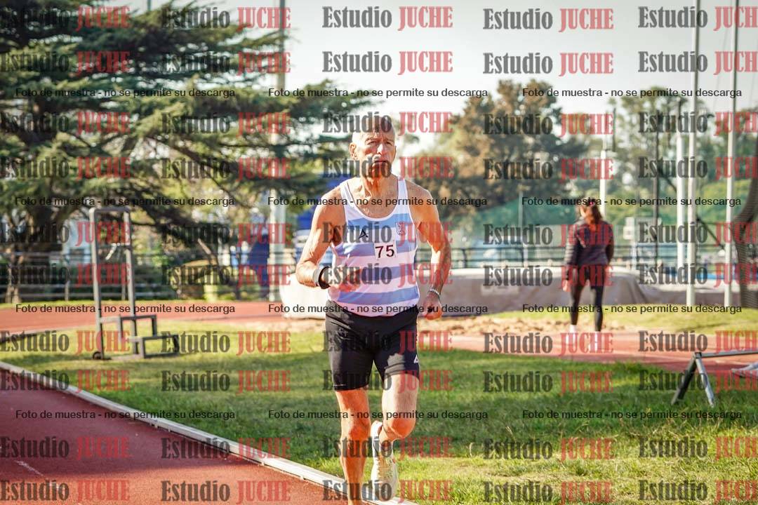 Fotos de los 800 m llanos de varones