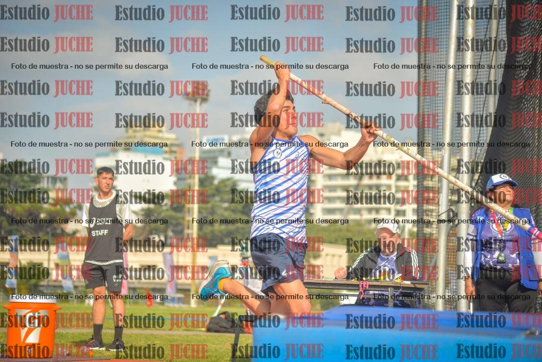 Fotos del salto con garrocha de varones - decatlón 8