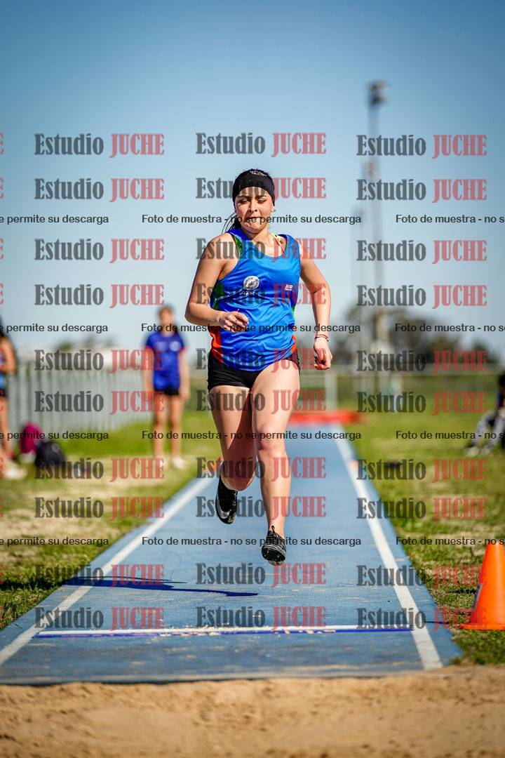 Fotos del salto en largo de mujeres