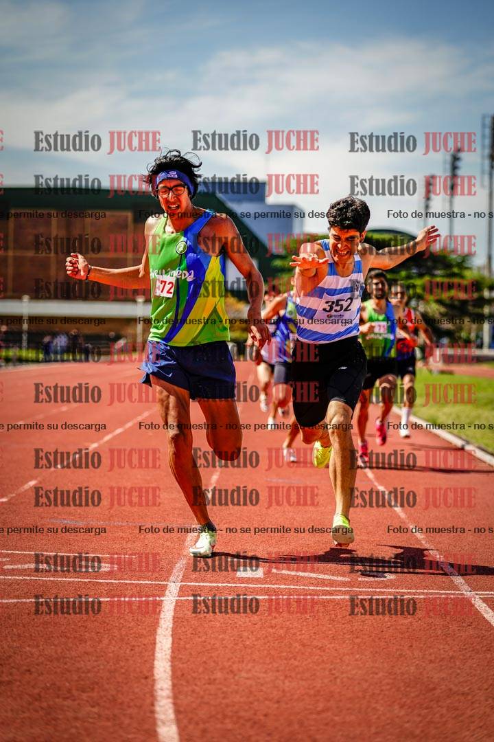 Fotos de los 800 m llanos de varones