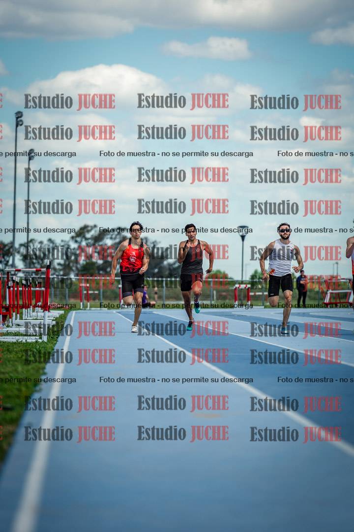 Fotos de los 400 m llanos de varones