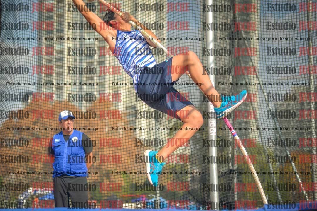Fotos del salto con garrocha de varones - decatlón 8