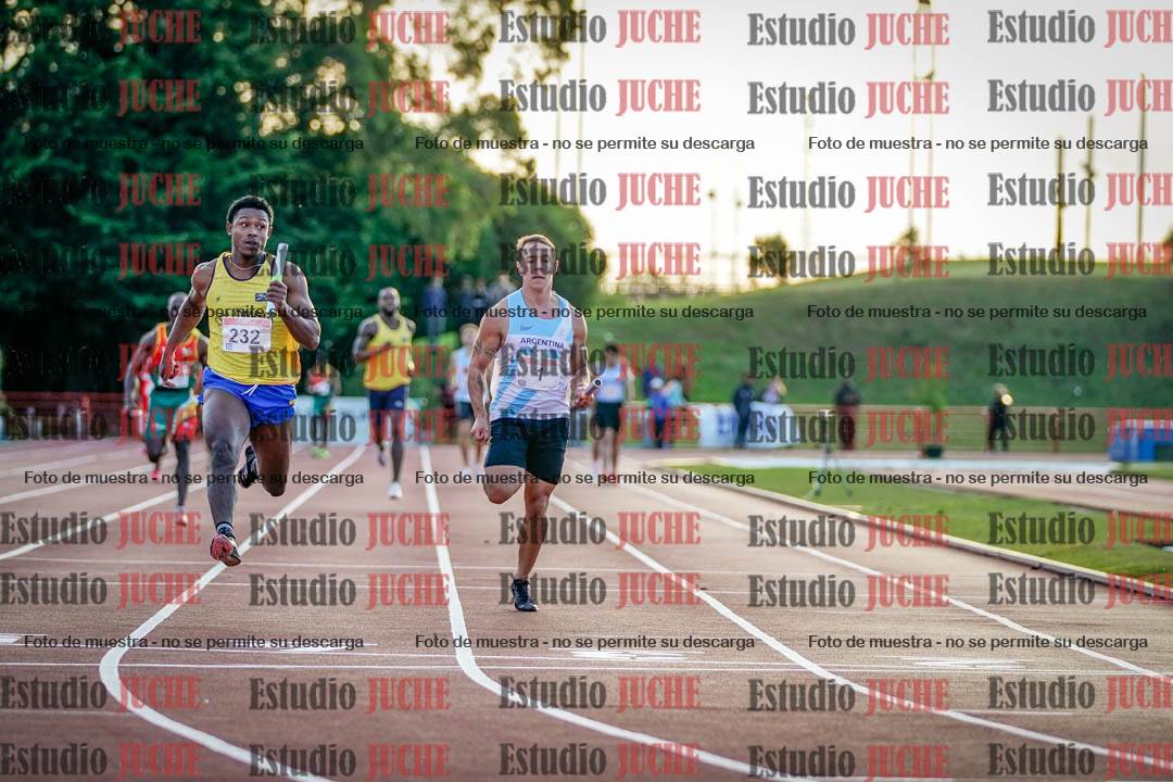 Fotos de las postas 4x100 m de varones - serie 1