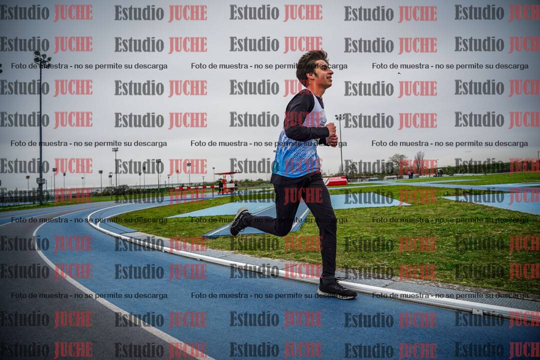 Fotos de los 3000 m llanos de varones - U17 (incluye la marcha atlética)