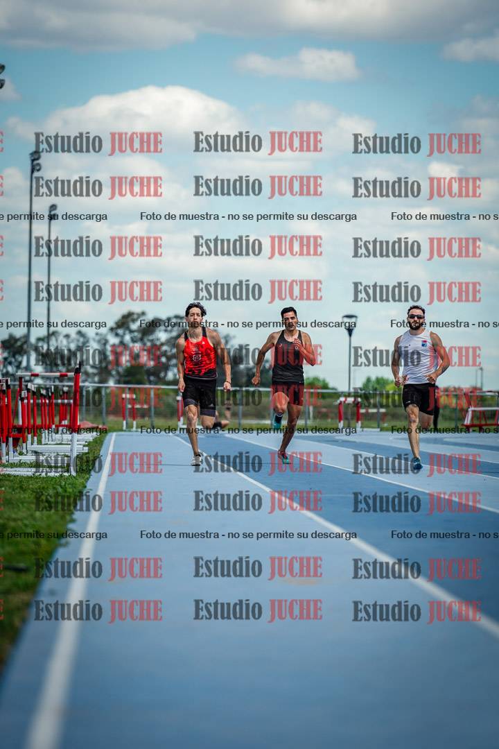 Fotos de los 400 m llanos de varones
