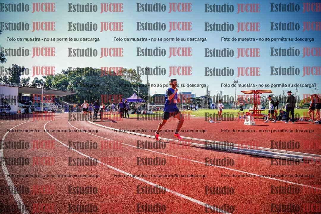 Fotos de los 800 m llanos de varones