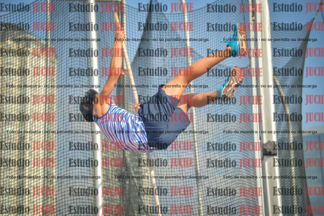Fotos del salto con garrocha de varones - decatlón 8