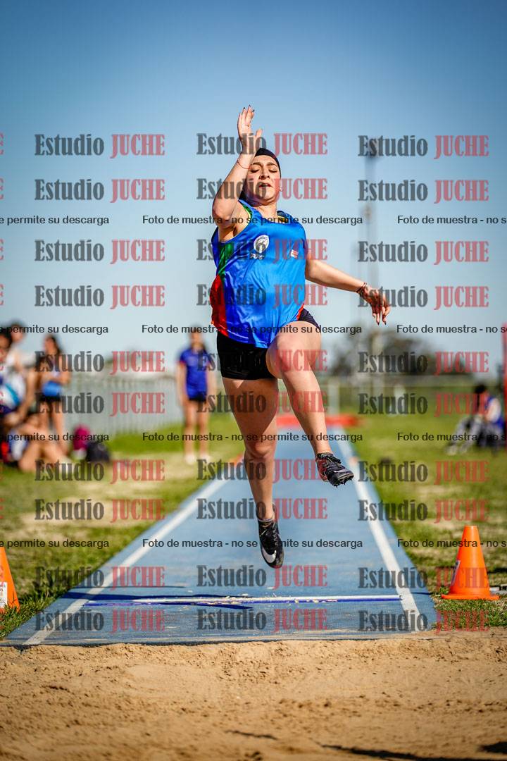 Fotos del salto en largo de mujeres