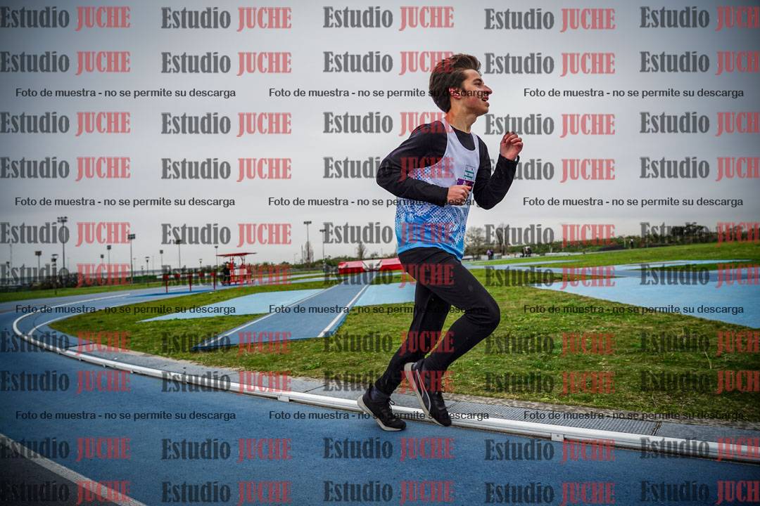 Fotos de los 3000 m llanos de varones - U17 (incluye la marcha atlética)