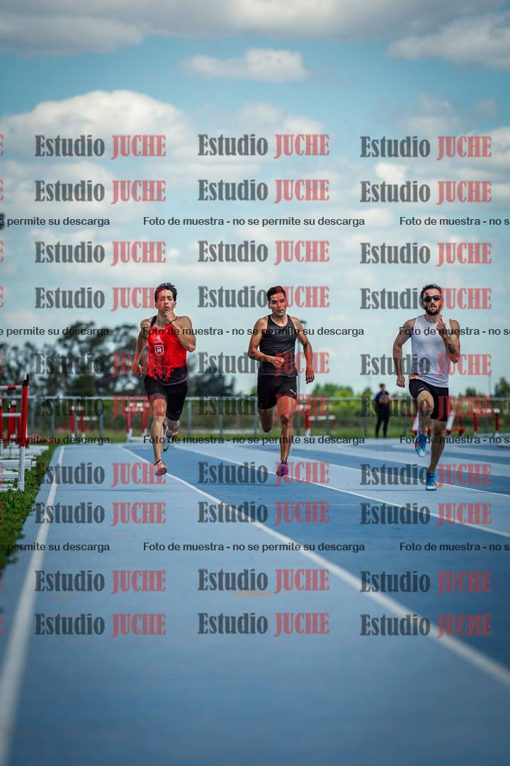 Fotos de los 400 m llanos de varones