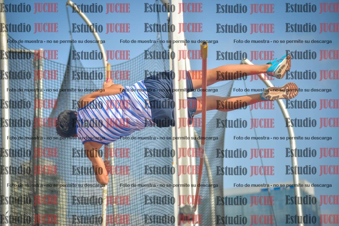 Fotos del salto con garrocha de varones - decatlón 8