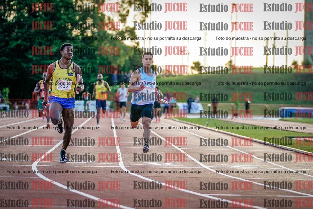 Fotos de las postas 4x100 m de varones - serie 1