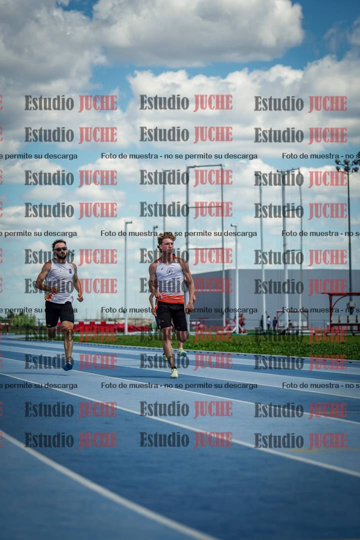 Fotos de los 400 m llanos de varones