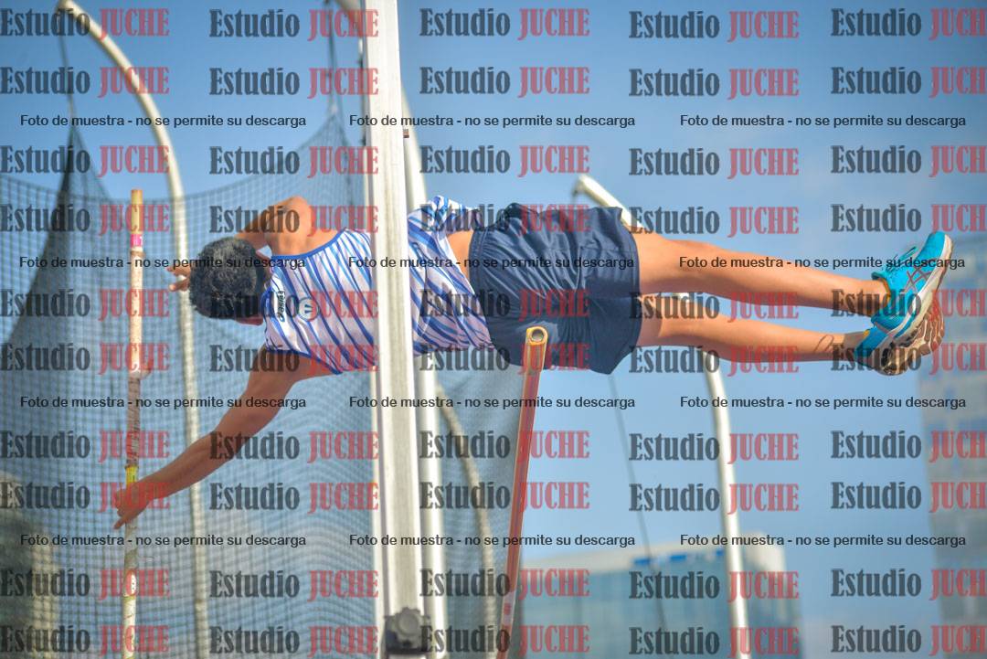 Fotos del salto con garrocha de varones - decatlón 8