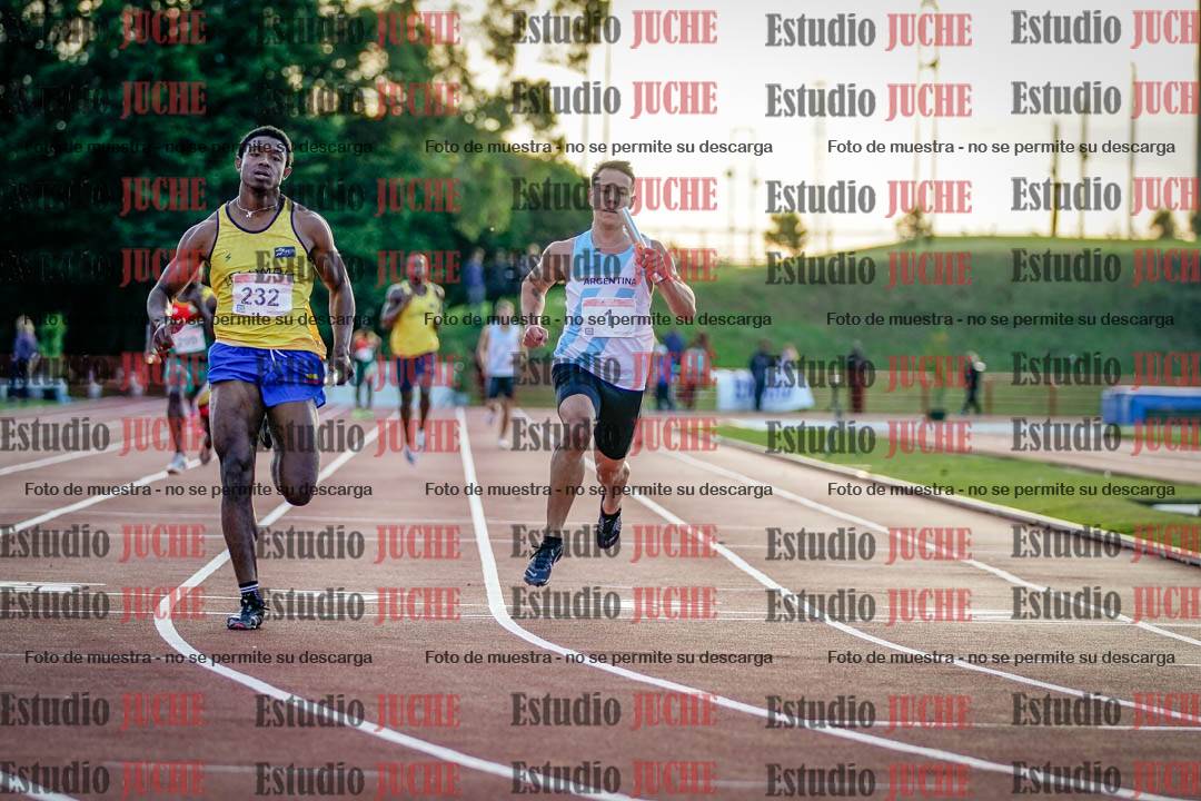 Fotos de las postas 4x100 m de varones - serie 1