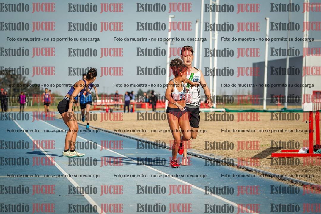 Fotos de las Postas 8x200 m mixta