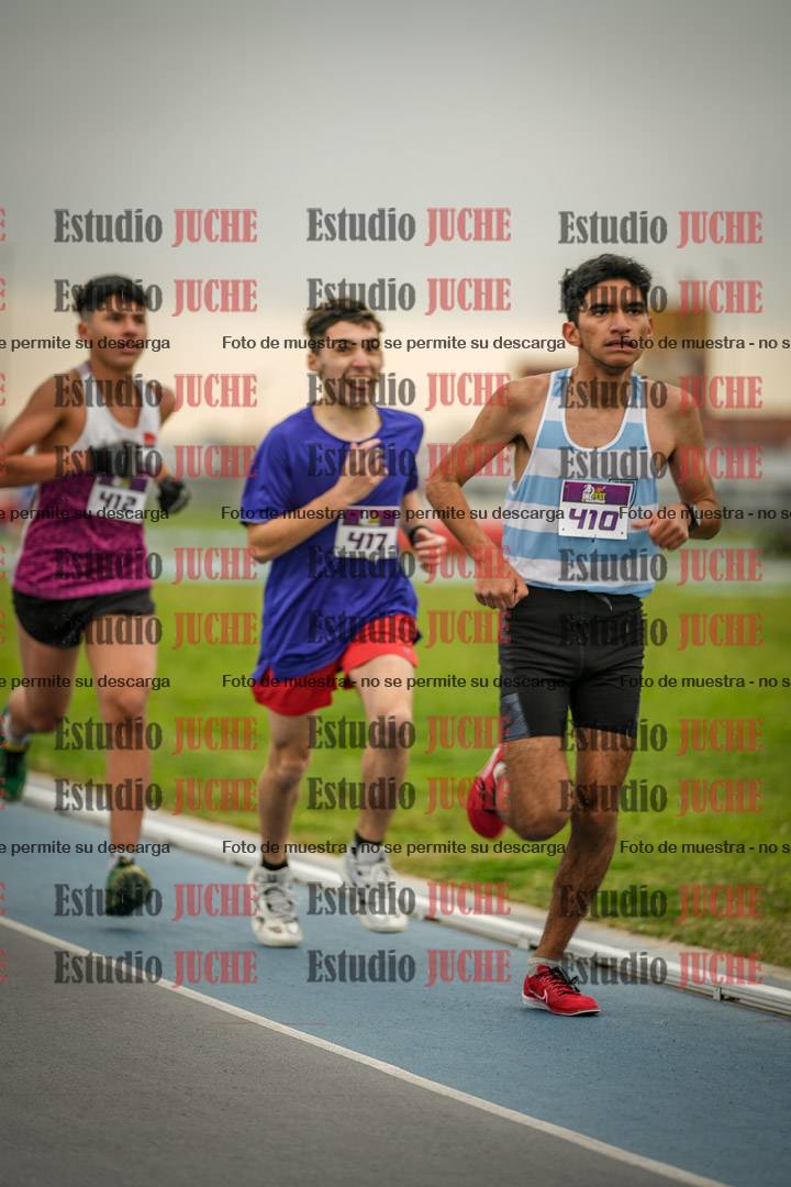 Fotos de los 3000 m llanos de varones - U17 (incluye la marcha atlética)