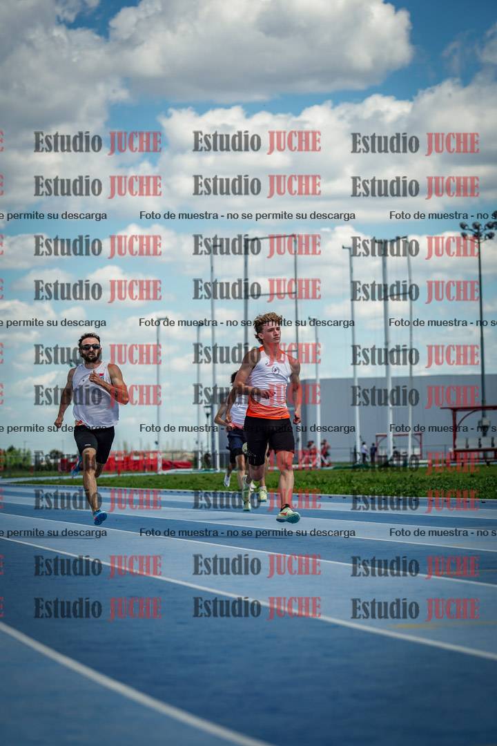 Fotos de los 400 m llanos de varones