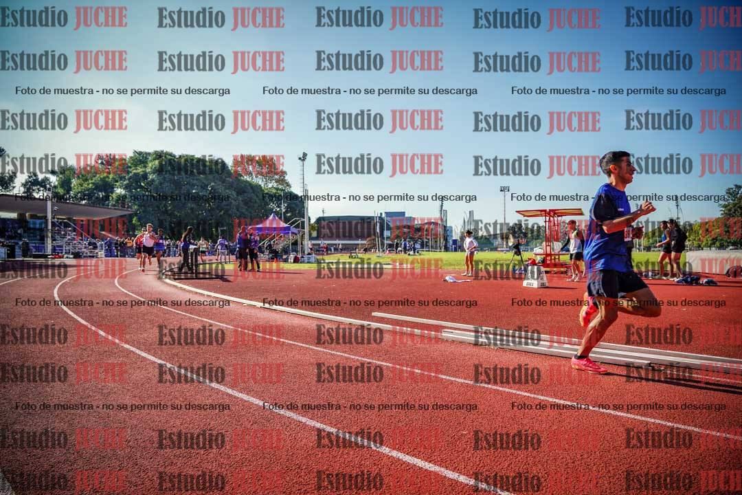 Fotos de los 800 m llanos de varones