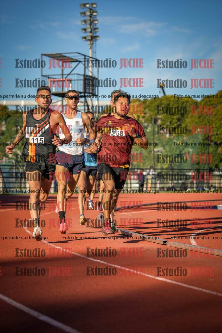 Fotos de los 3000 m llanos de varones