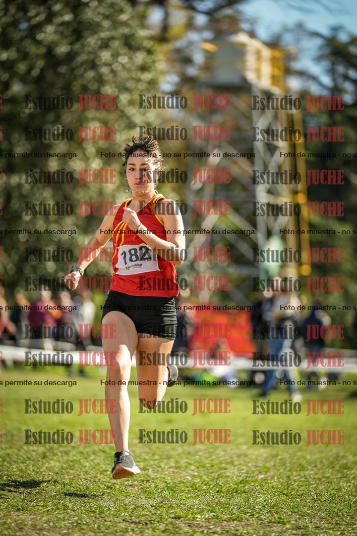 Fotos de la llegada del cross de 2000 m