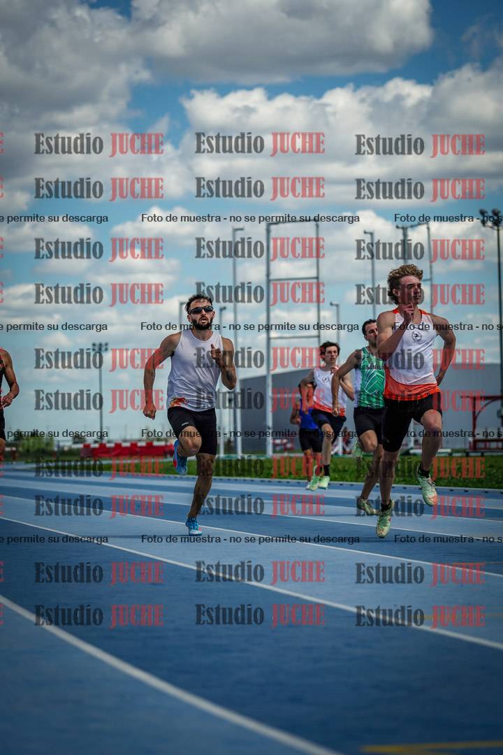 Fotos de los 400 m llanos de varones