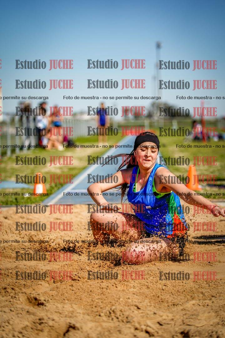Fotos del salto en largo de mujeres